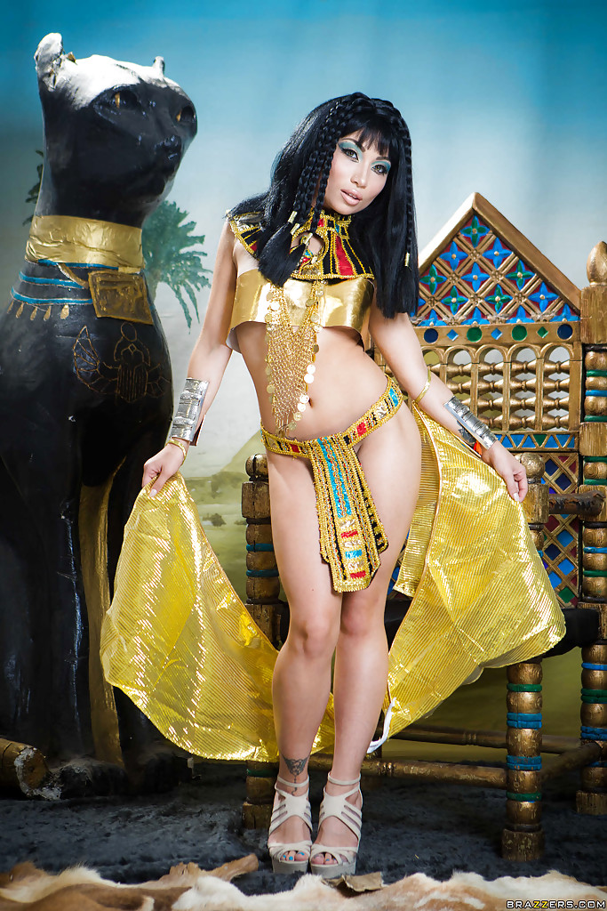 Cleopatra cosplay porn Milf only fans leak