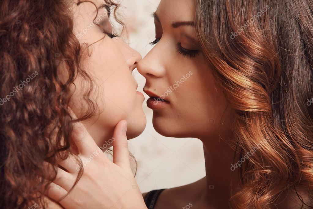 Lesbian brunette kissing Fort myers porn